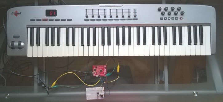 MIDI Keyboard, Tiva LaunchPad and Circuit